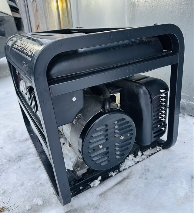 Продам генератор на 5.7 квт настоящий Yamaha