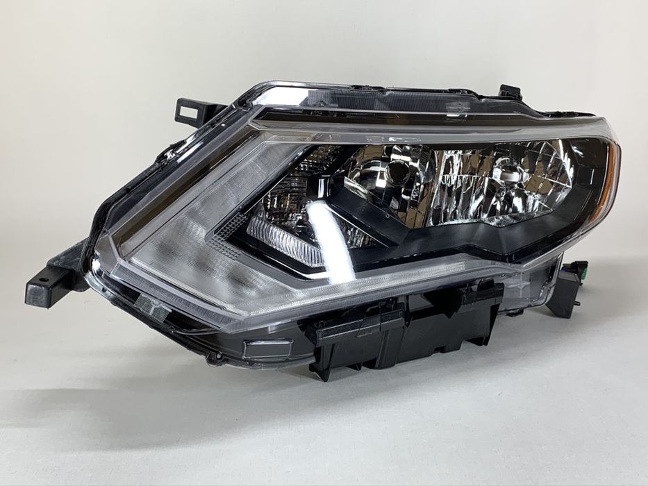 Фара Nissan Rogue 2017 2018 2019 2020