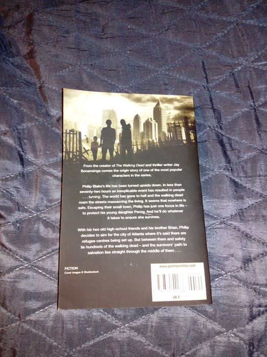 The Walking Dead - Rise of The Governor (oficial)