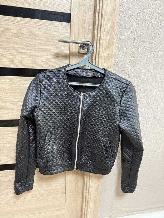 Куртка жіноча легка