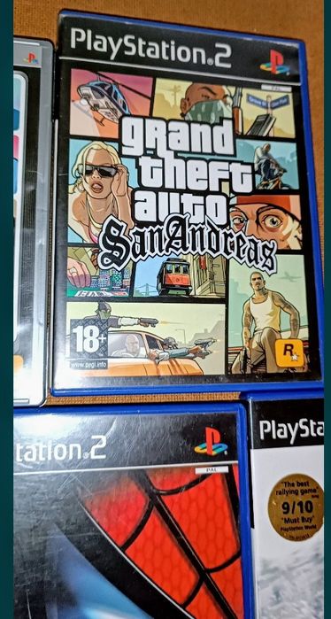 Caixas de jogos com manuais vazias na sua maioria PS 2 e PSP
