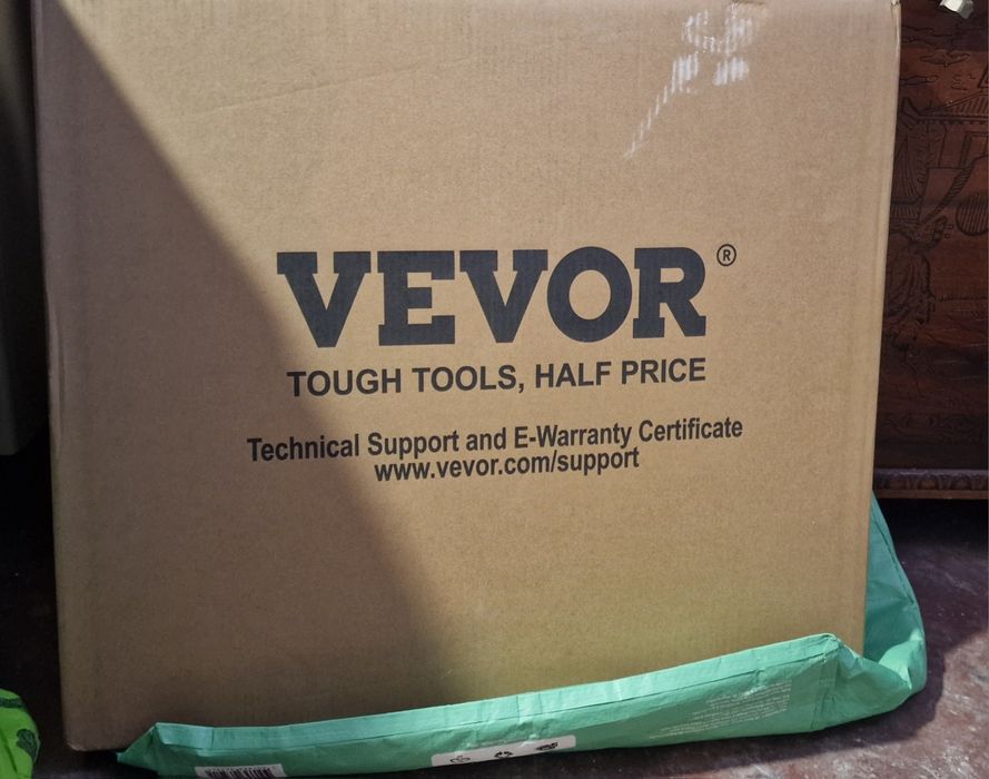 Novo- Toalheiro elétrico 75€  dentro da caixa