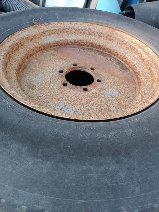 Rodas estreitas trator