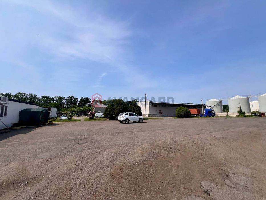 Продається виробничо-складська будівля з залізничною колією!