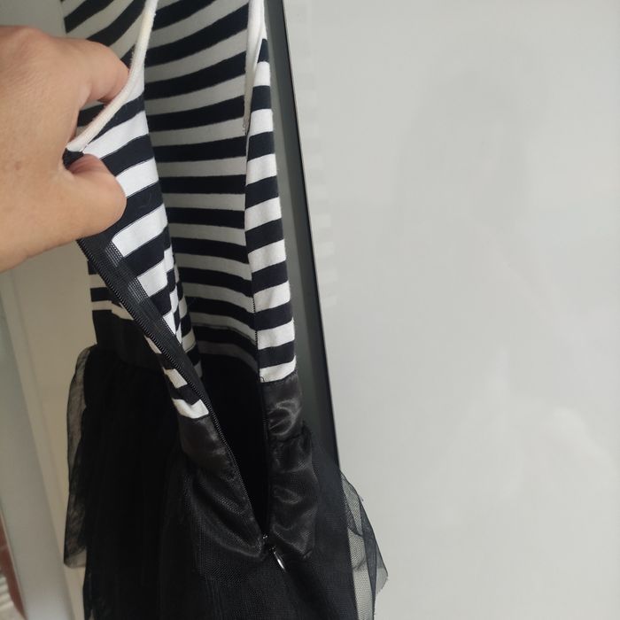 Sukienka biało czarna r.128