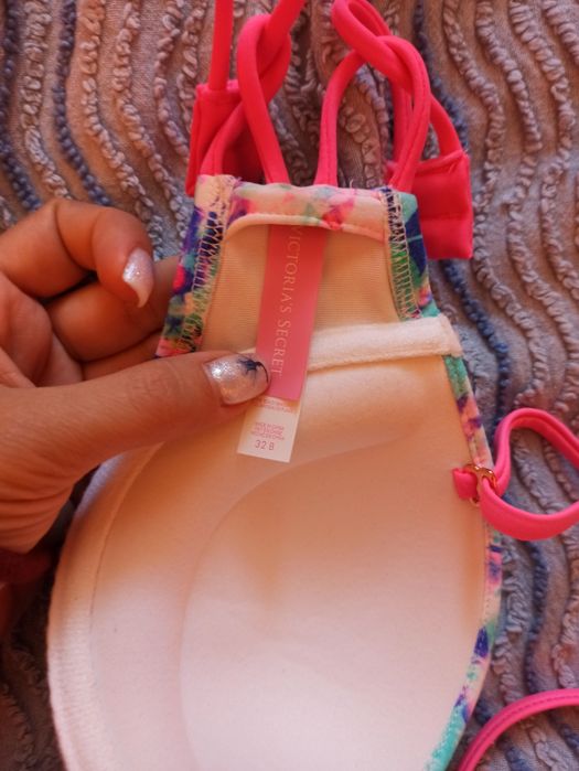 Яркий верх купальника Victoria Secret 75 b трусики (низ)