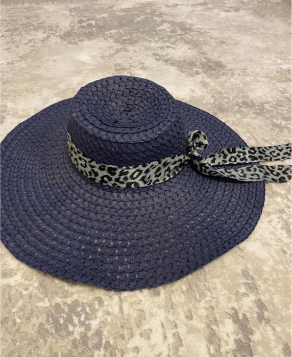 Жіночий пляжний капелюх