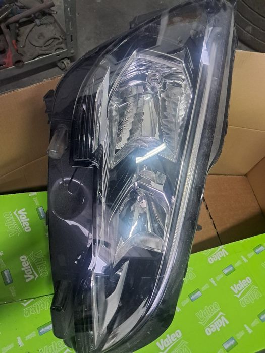 Farol frente direito Peugeot 5008