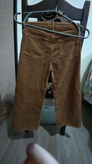 Продам вельветові джинси на дівчинку!