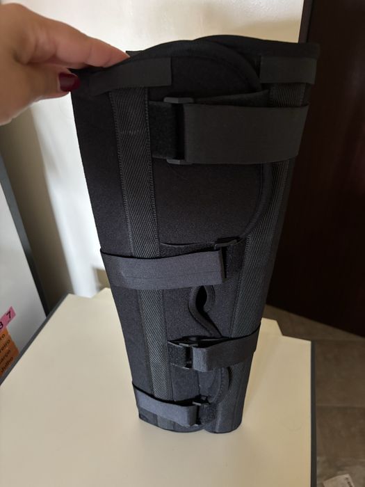 Joelheira ortopédica/ tala imobilizadora