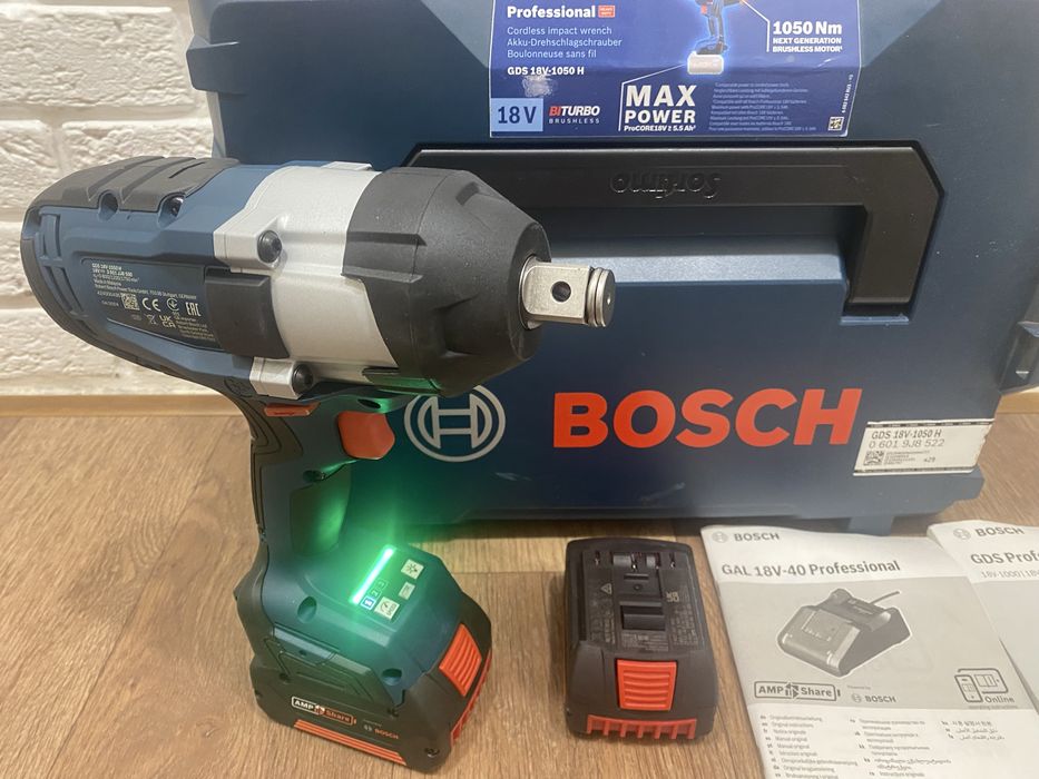 Акумуляторний ударний гайковерт Bosch GDS 18V-1050 H Professional 2акб