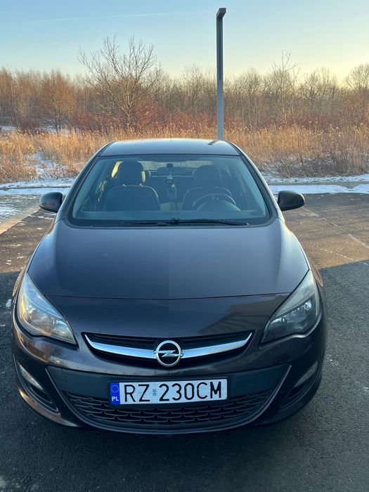 Opel Astra J 2014 automat 1.6 115km