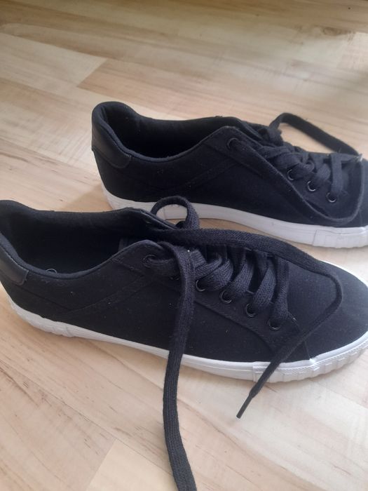 Trampki rozmiar 41 nowe