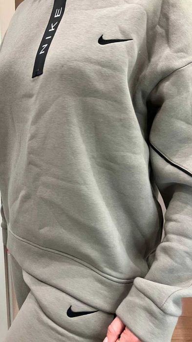 Dres Nike. Ciepły