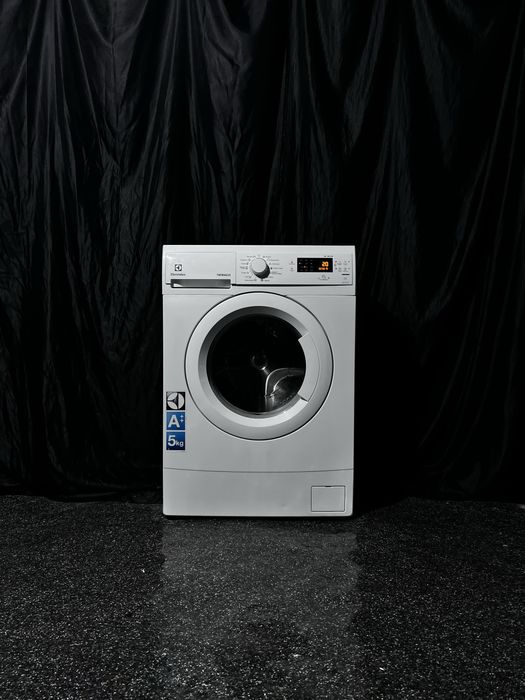 5 кг 1000 об стиральная машина Electrolux TimeManager. Доставка бесплатно