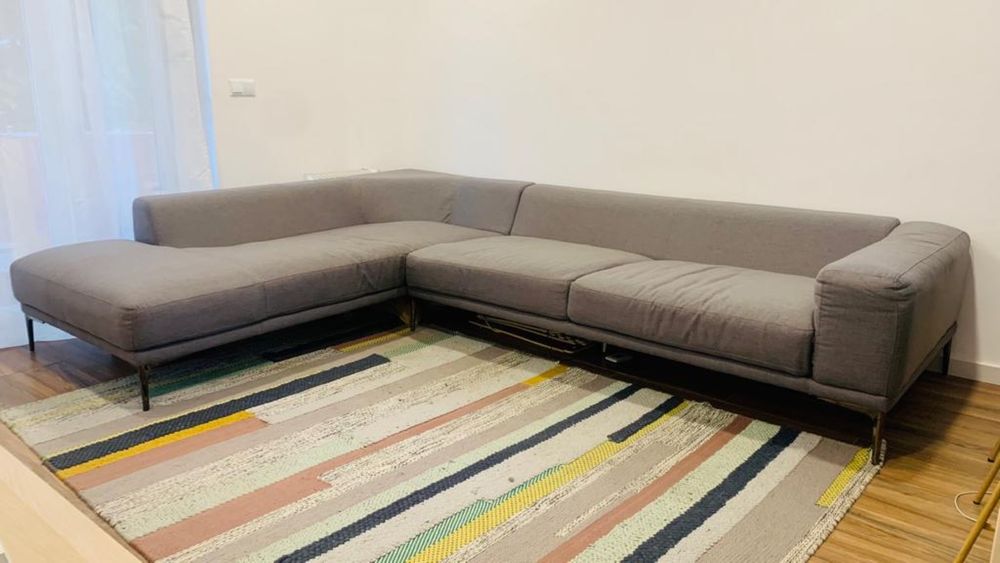 Sofá (cinzento super confortável )