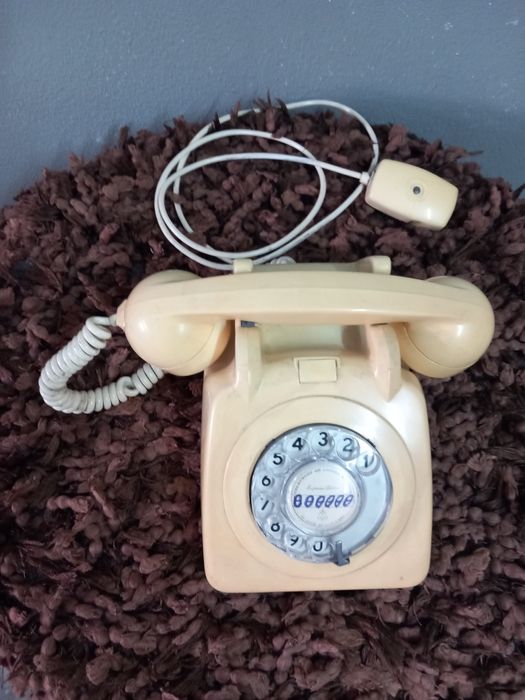 Telefone fixo antigo