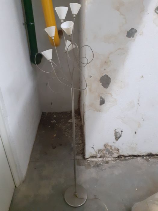 Candeeiro branco e cinzento