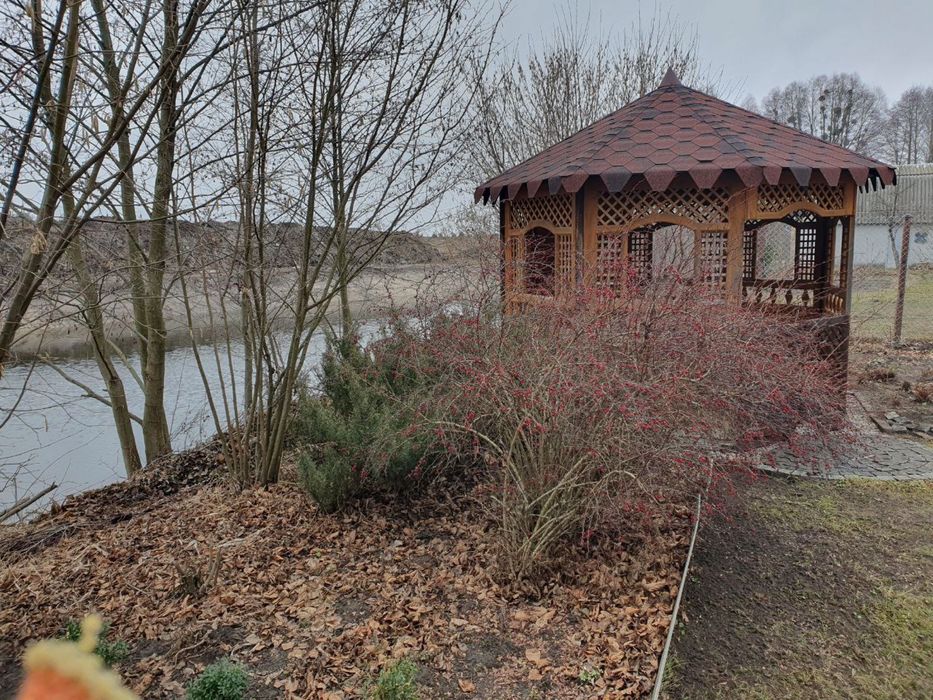 Колонщина. Будиночок з виходом на озеро