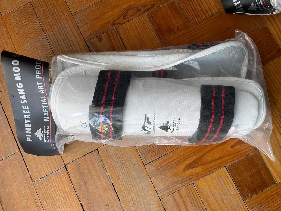 Conjunto de Proteções de Taekwondo