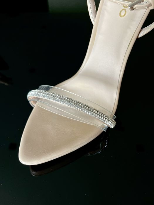 Sandália com Salto Bege Aldo