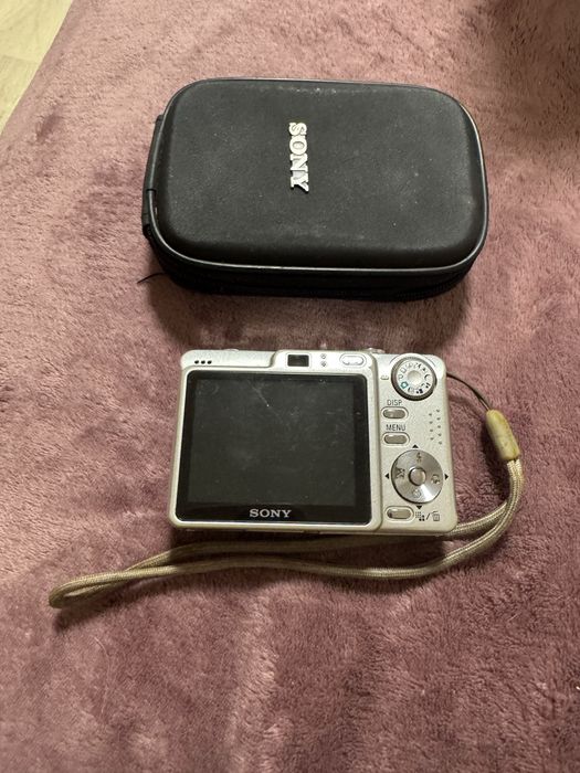 Цифровий фотоапарат Sony