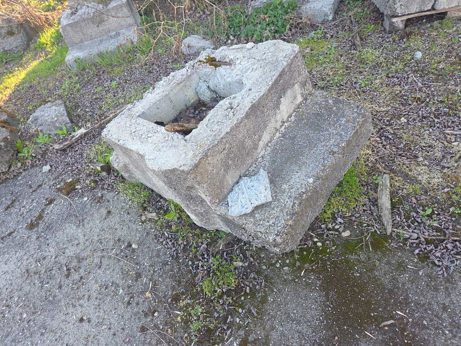 Безкоштовно віддам стакани і плити