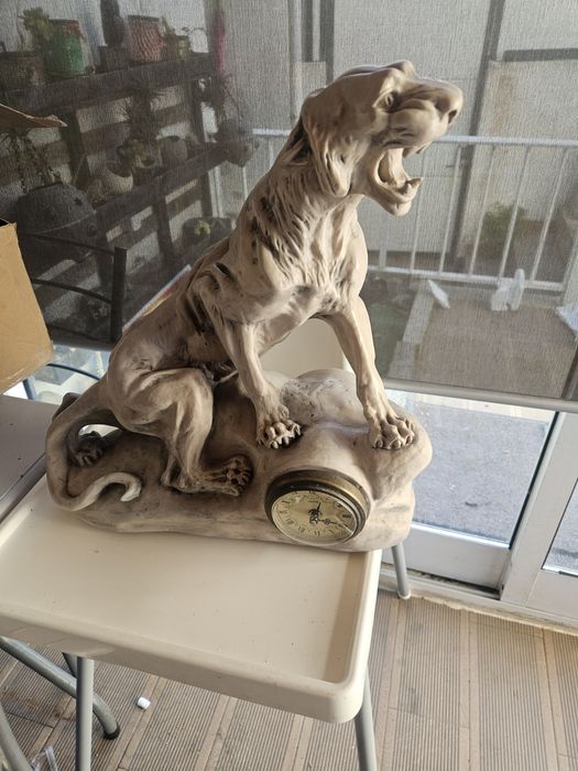 Vendo estatua antiga