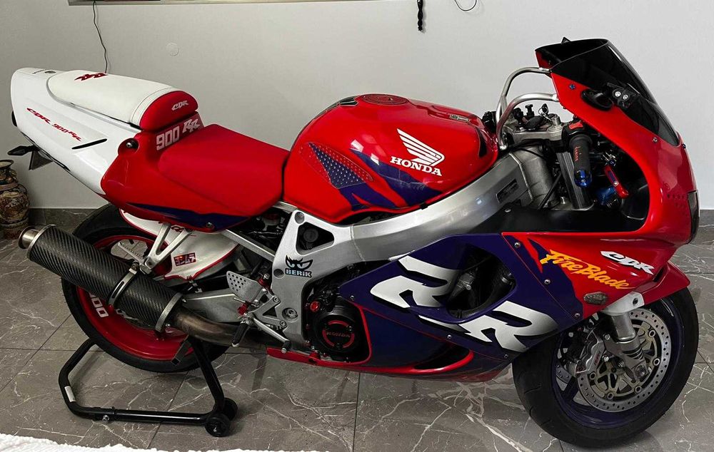 Magnífica Honda 900 RR