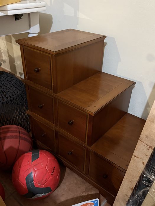 Vários móveis e decoração