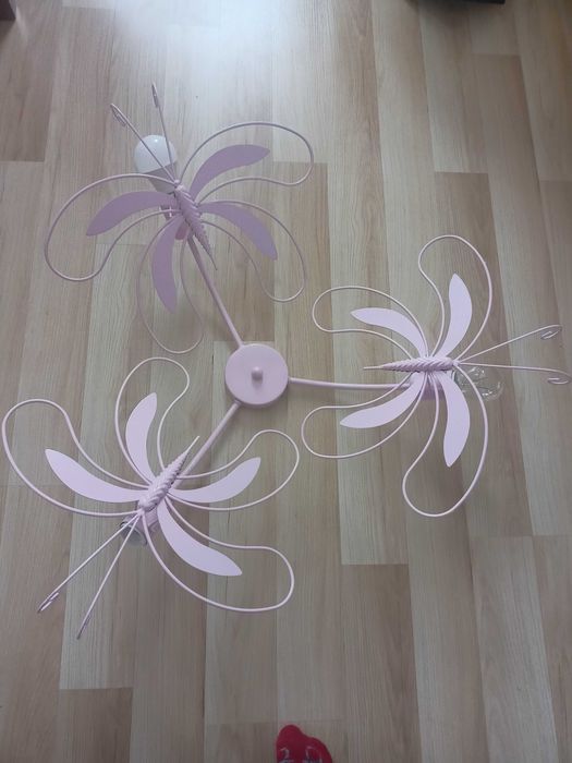 Żyrandol  do pokoju dziewczynki