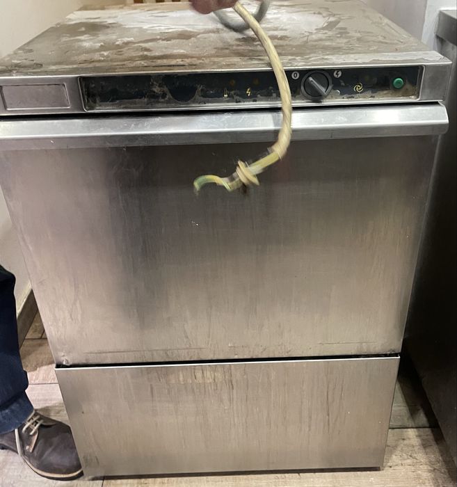 Maquina de pratos industrial