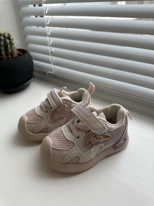 Кросівки для дівчинки