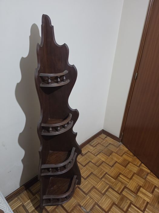Movel de canto em bom estado