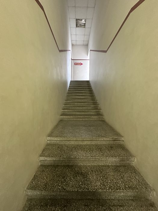 Продам приміщення в центрі офісне 800м2