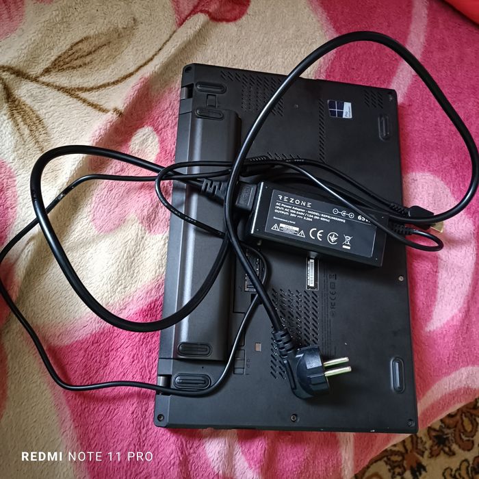Ноутбук Lenovo latitude x250
