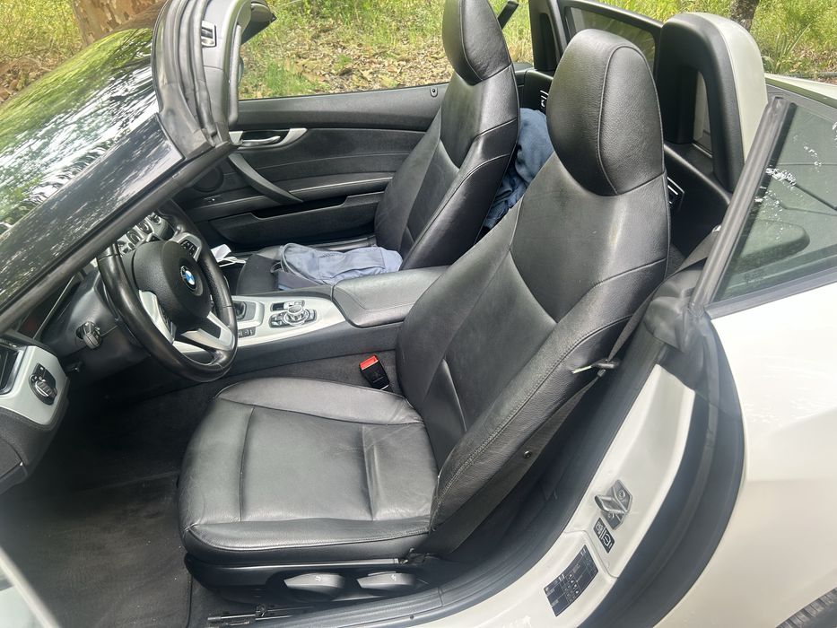 BMW Z4  caixa automatica 8 velocidades