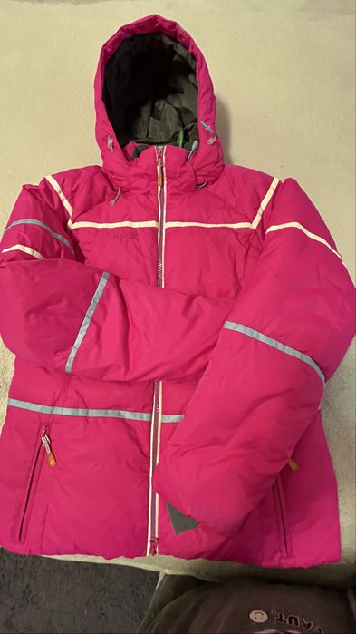 Продам зимову лижну куртку!