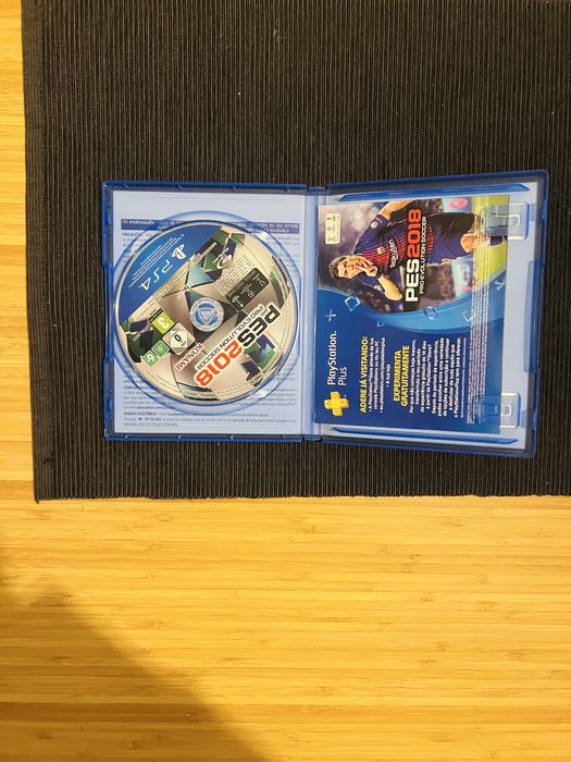 Pes 2018 ps4 CD com caixa