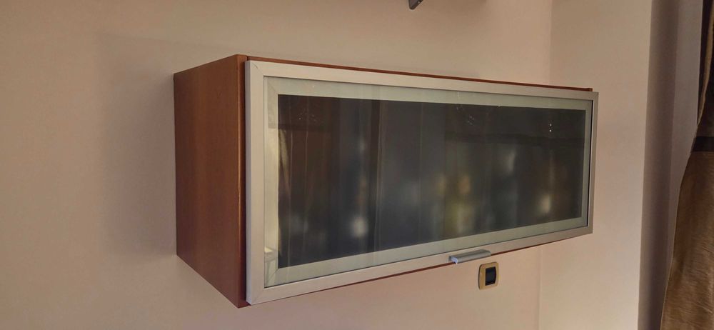 Móvel Suspenso de Parede com Porta em Vidro Fosco – Excelente Estado