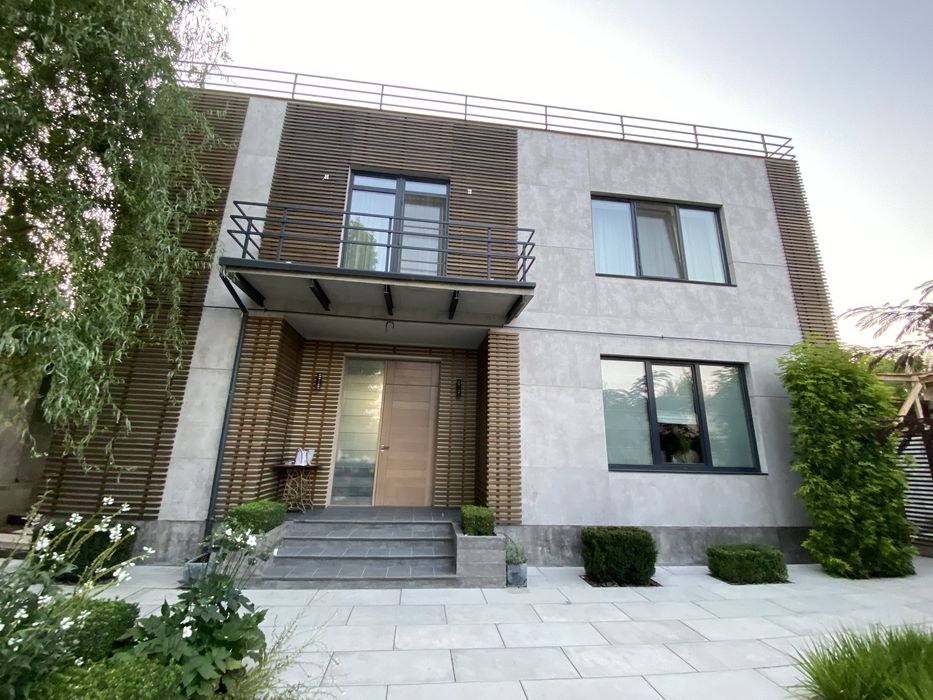 Продаю стильный 300м2 дом в центре