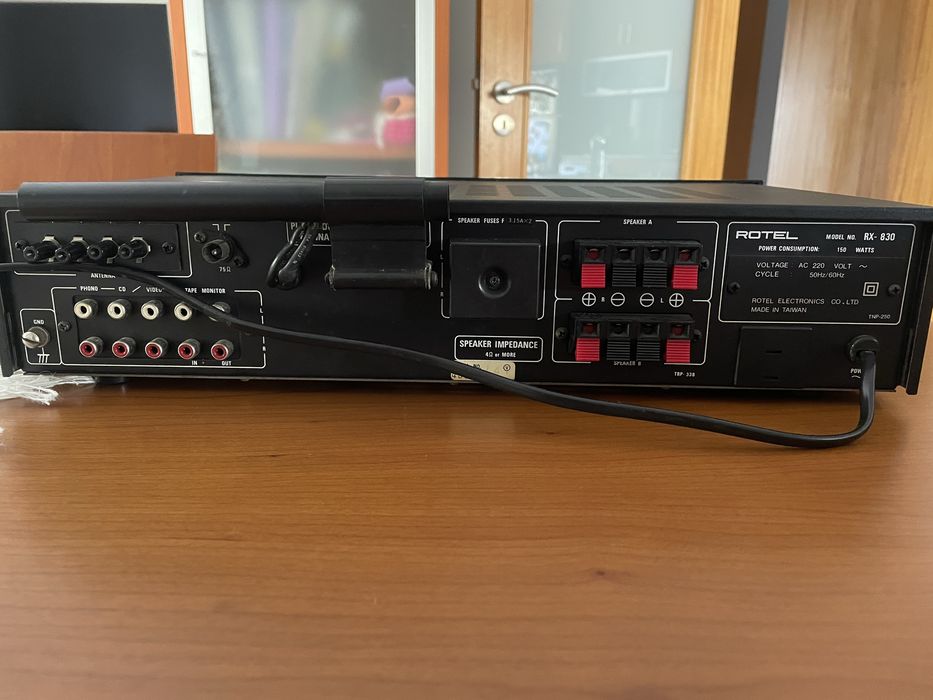 Amplificador ROTEL rx-830