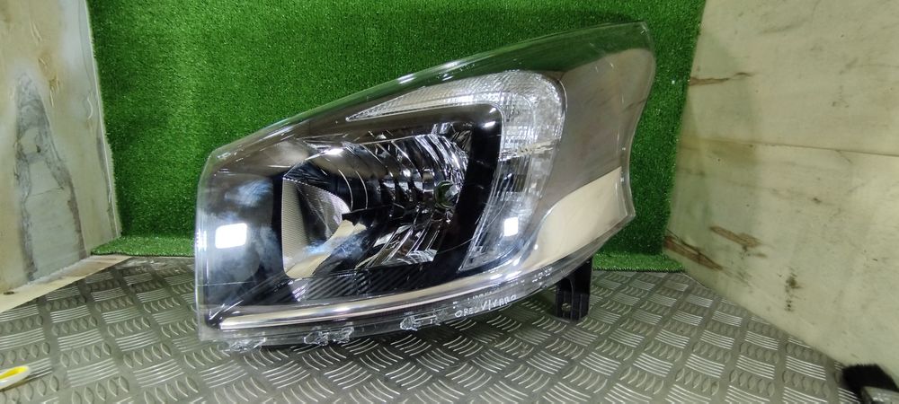Farol frente direito Opel Vivaro 2018