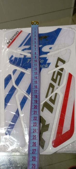 Наклейка на топливный бак мотоцикла