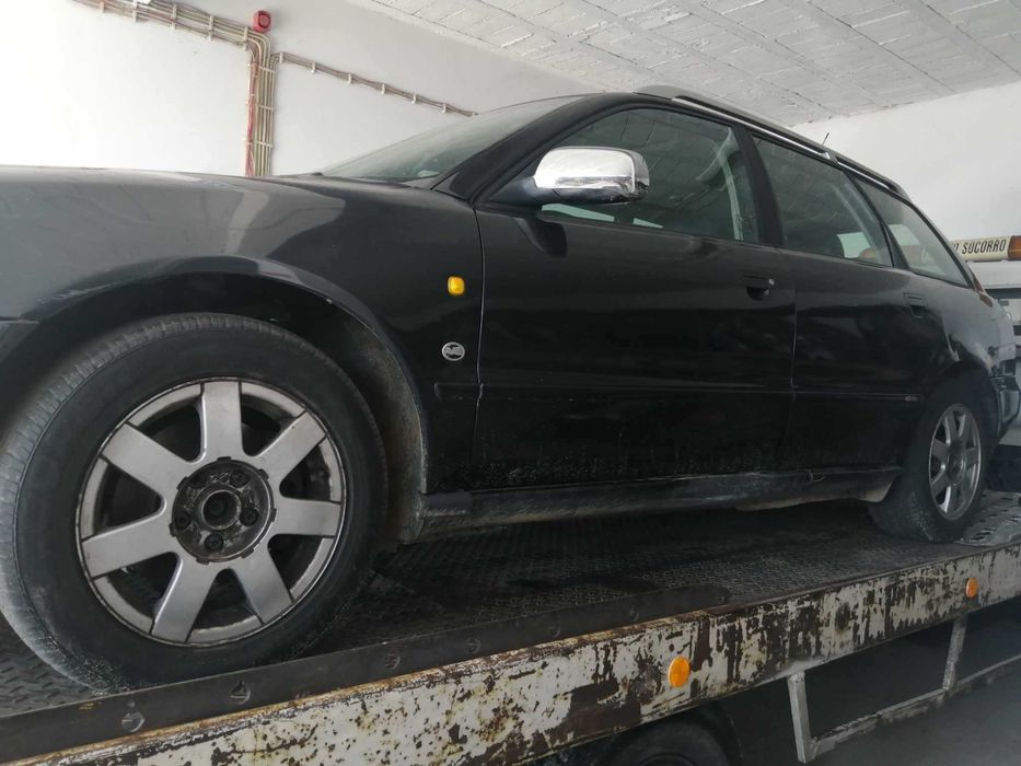 Para peças Audi A4 B5 8D5 Avant 1.9 TDI 110 CV  Ano 1996