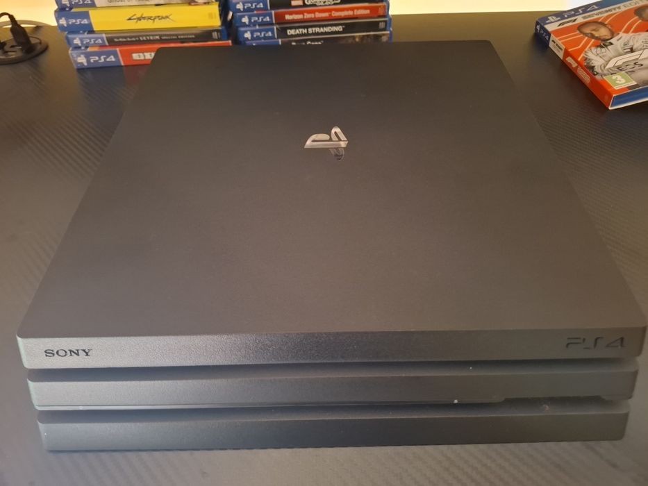 Playstation 4 PRO (1 TB)