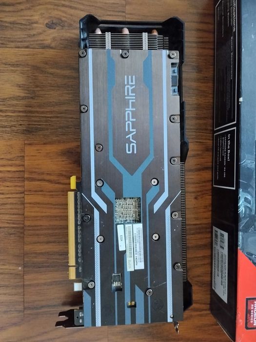 Видеокарта Sapphire Nitro R9 390