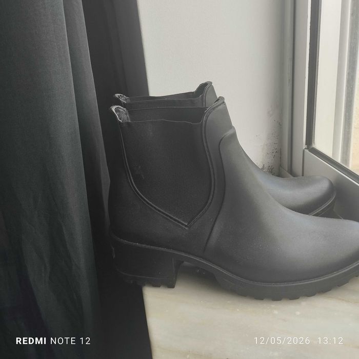 Bota cano baixo( valor negociável)