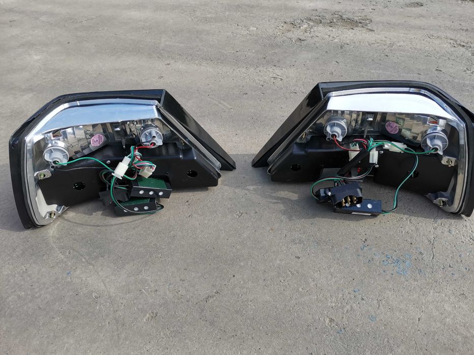 Задние фонари (LED) - темные для Mercedes E-class W124