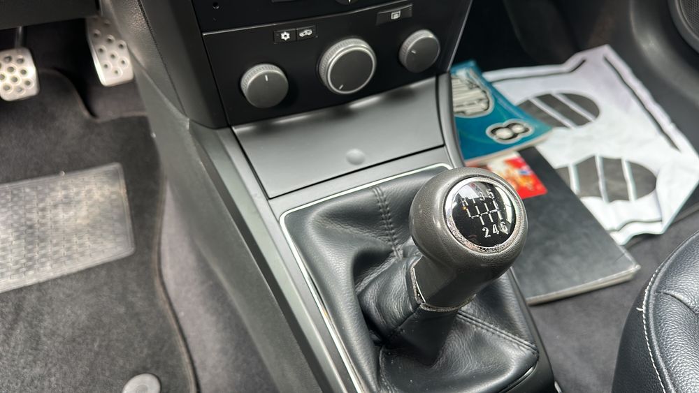 Opel Astra GTC 1.9 CDTI